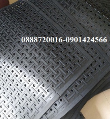 CAO SU CHỐNG TRƠN CÓ GÂN NỔI SỌC NGANG DỌC