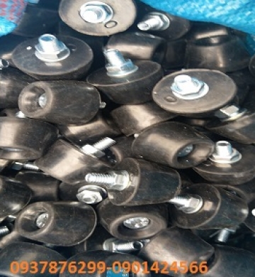 GIA CÔNG CAO SU CHÂN MÁY KHÁNG NƯỚC
